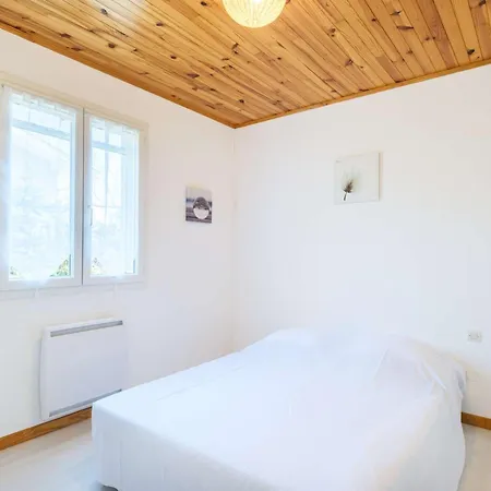 Holiday home Maison Proche - 5 Pers. - Fr-1-877-13 *